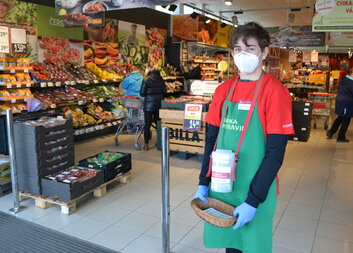 Při sobotní Sbírce potravin darovala veřejnost Charitě a Portimu 1 272 kilo potravin a drogerie